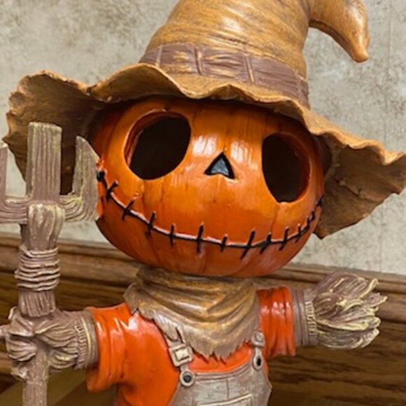 Light-Up Pumpkin Scarecrow Figurine Halloween Fall Decor Jack-O’-Lantern - Picture 3 of 9